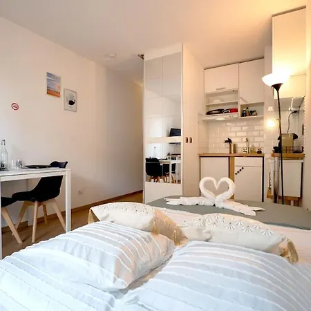 Lejlighed Riquier Station Spot, 5 Min From Train & Tramway Nice