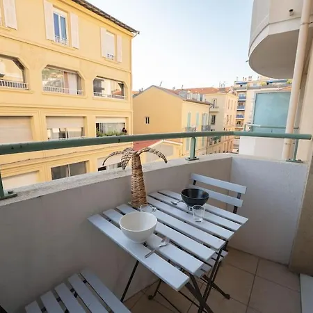 Riquier Station Spot, 5 Min From Train & Tramway Nice