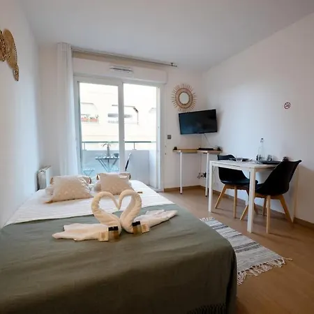 Riquier Station Spot, 5 Min From Train & Tramway Nice