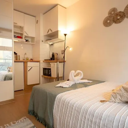 Riquier Station Spot, 5 Min From Train & Tramway