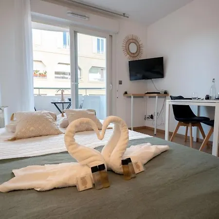 Riquier Station Spot, 5 Min From Train & Tramway * ניס